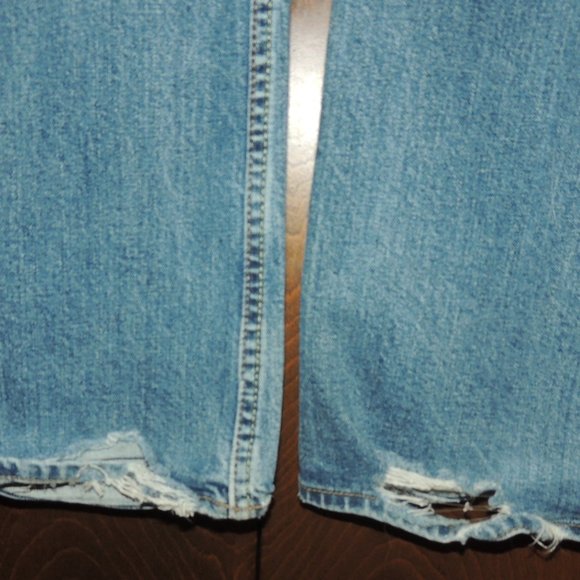 Old Navy - Just Below The Waist - Bootcut - Stretch Distressed Jeans - Picture 5 of 5